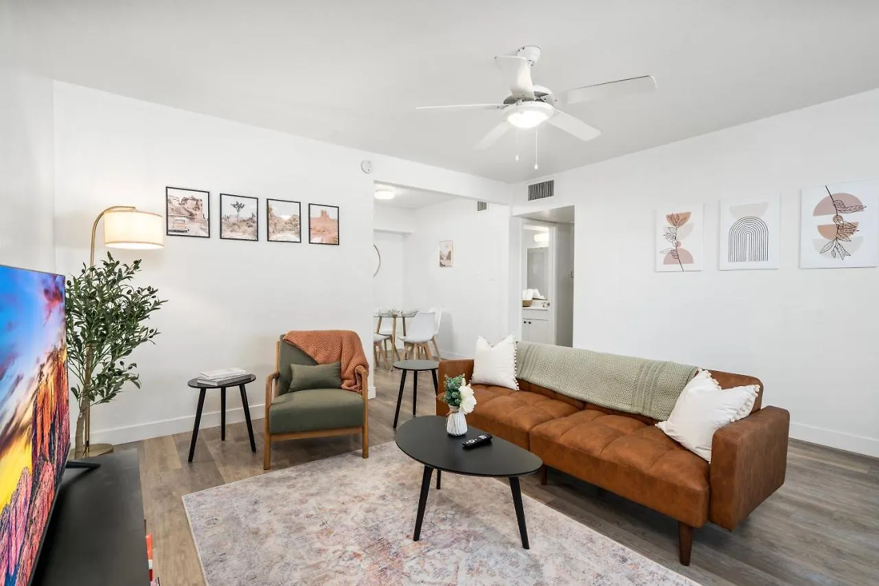 Discover Uptown! Quiet Location & Parking & Washer Dryer Phoenix 0*,